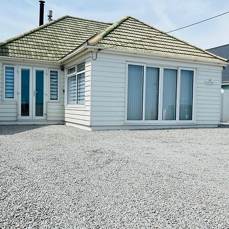 Pass The Keys Fabulous Beach Front Holiday Location Lydd 외부 사진