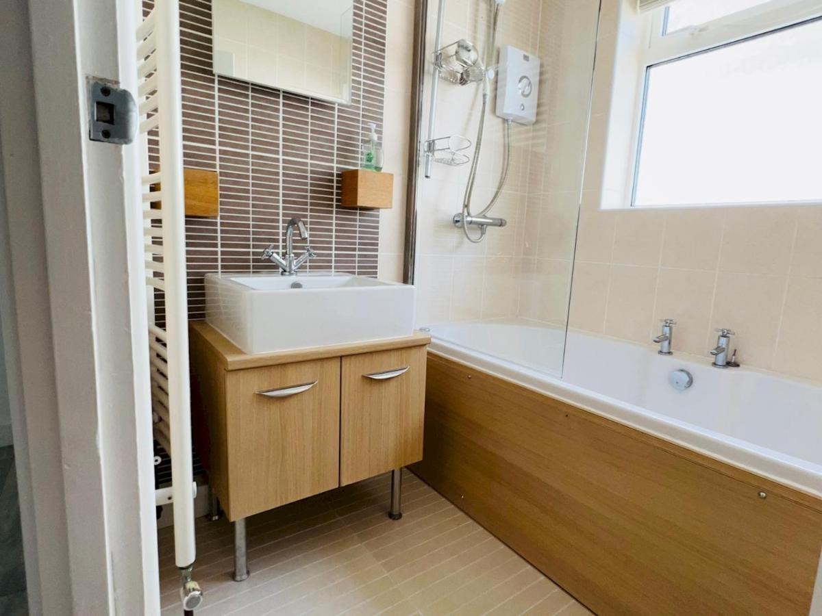 Pass The Keys Fabulous Beach Front Holiday Location Lydd 외부 사진