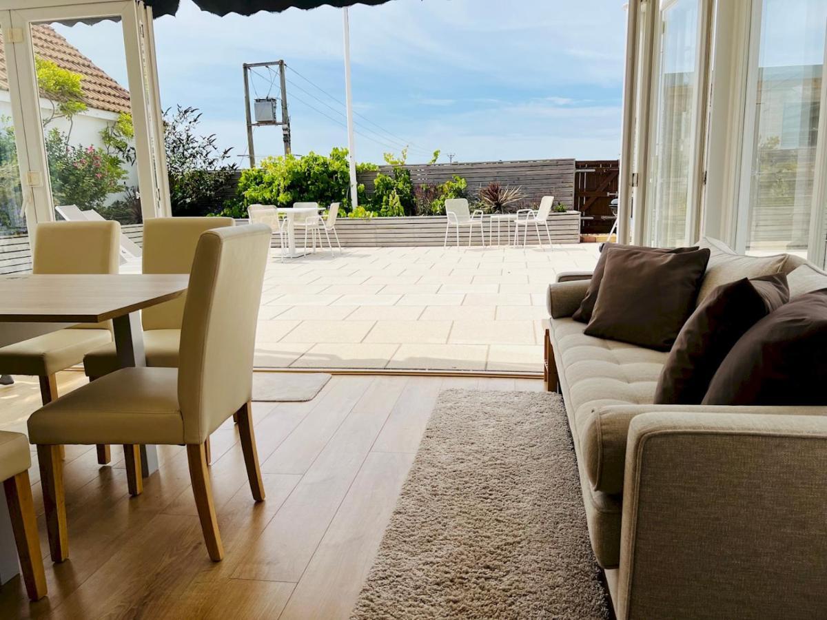 Pass The Keys Fabulous Beach Front Holiday Location Lydd 외부 사진