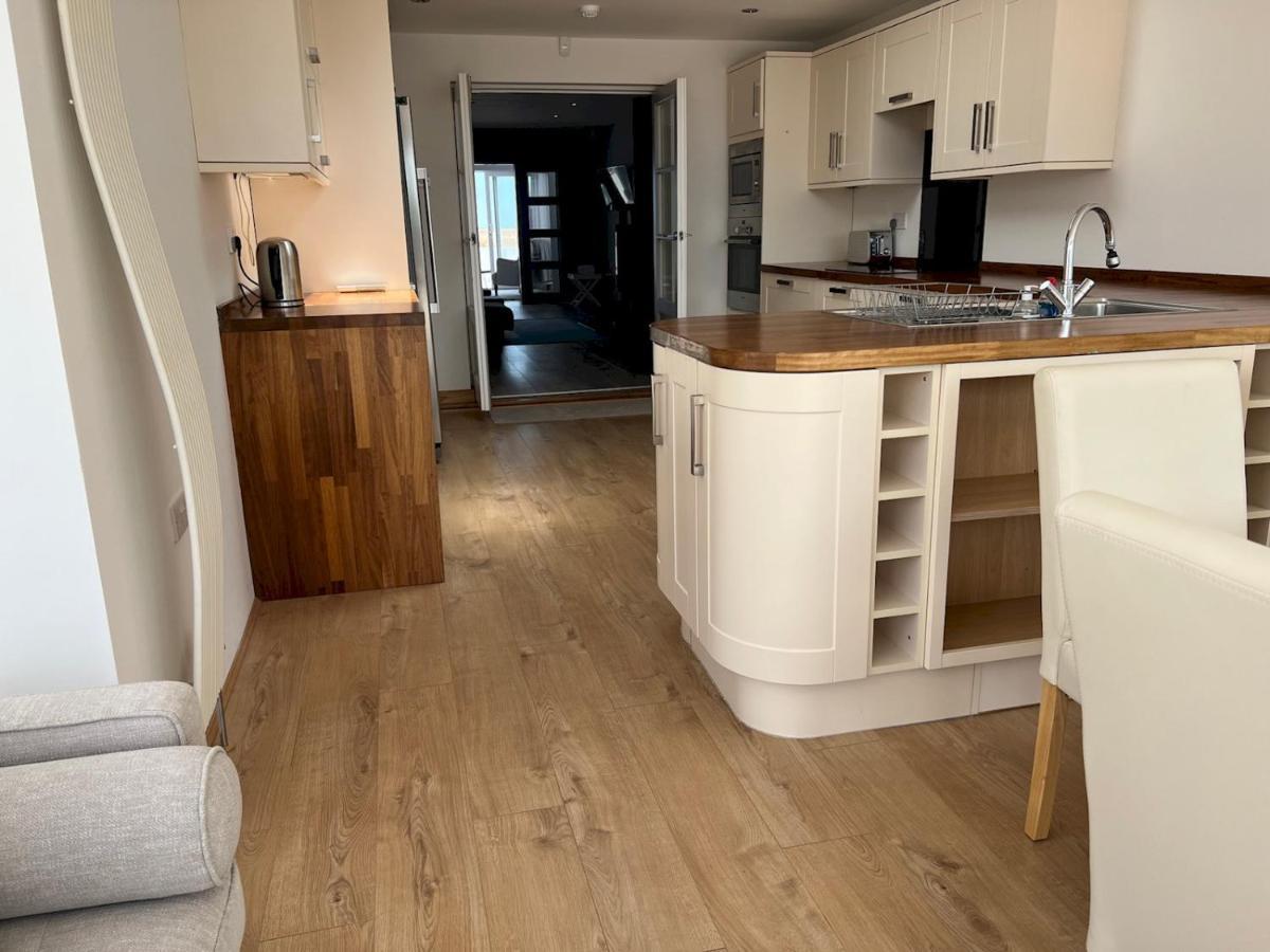 Pass The Keys Fabulous Beach Front Holiday Location Lydd 외부 사진