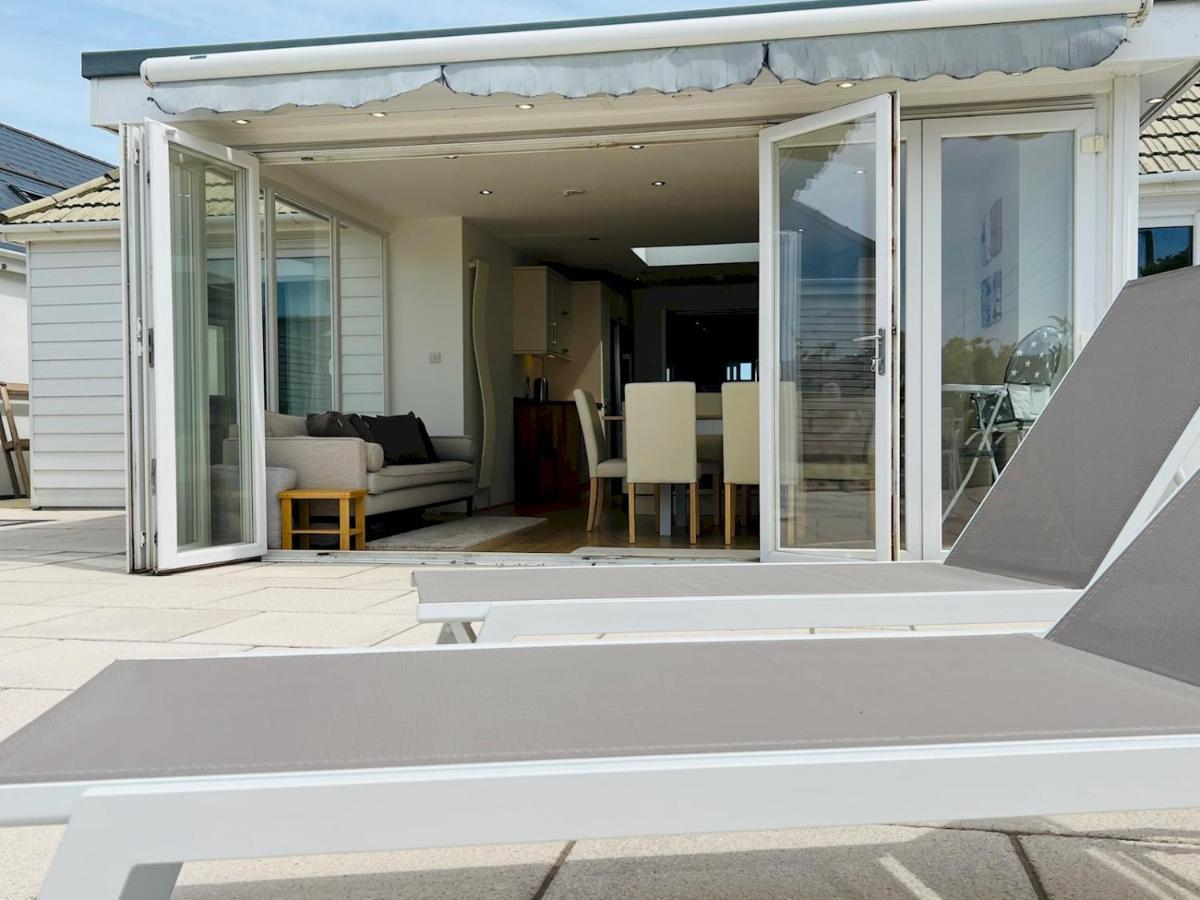 Pass The Keys Fabulous Beach Front Holiday Location Lydd 외부 사진