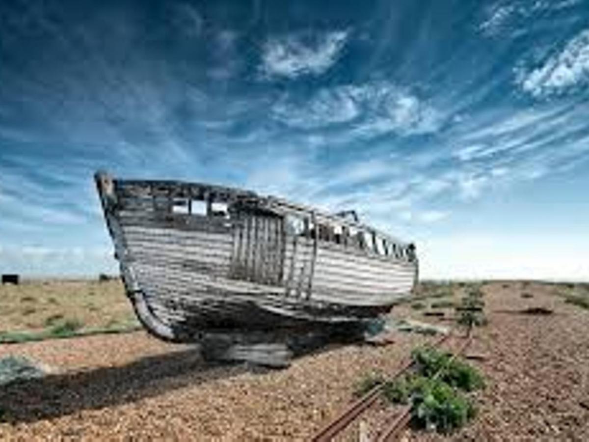 Pass The Keys Fabulous Beach Front Holiday Location Lydd 외부 사진