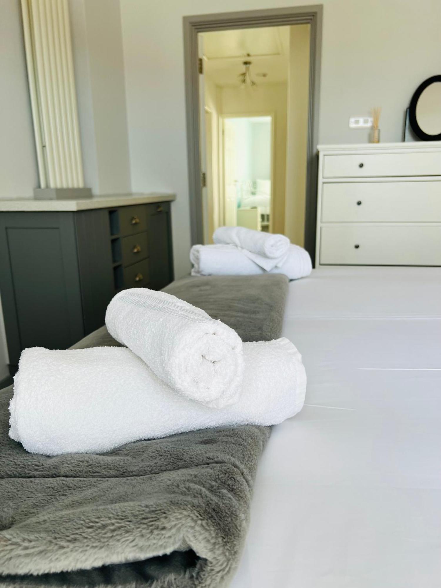 Pass The Keys Fabulous Beach Front Holiday Location Lydd 외부 사진